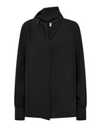 Cath 15 V-ringad Blus med Scarf Svart Black | Smilebutiken - Soyaconcept