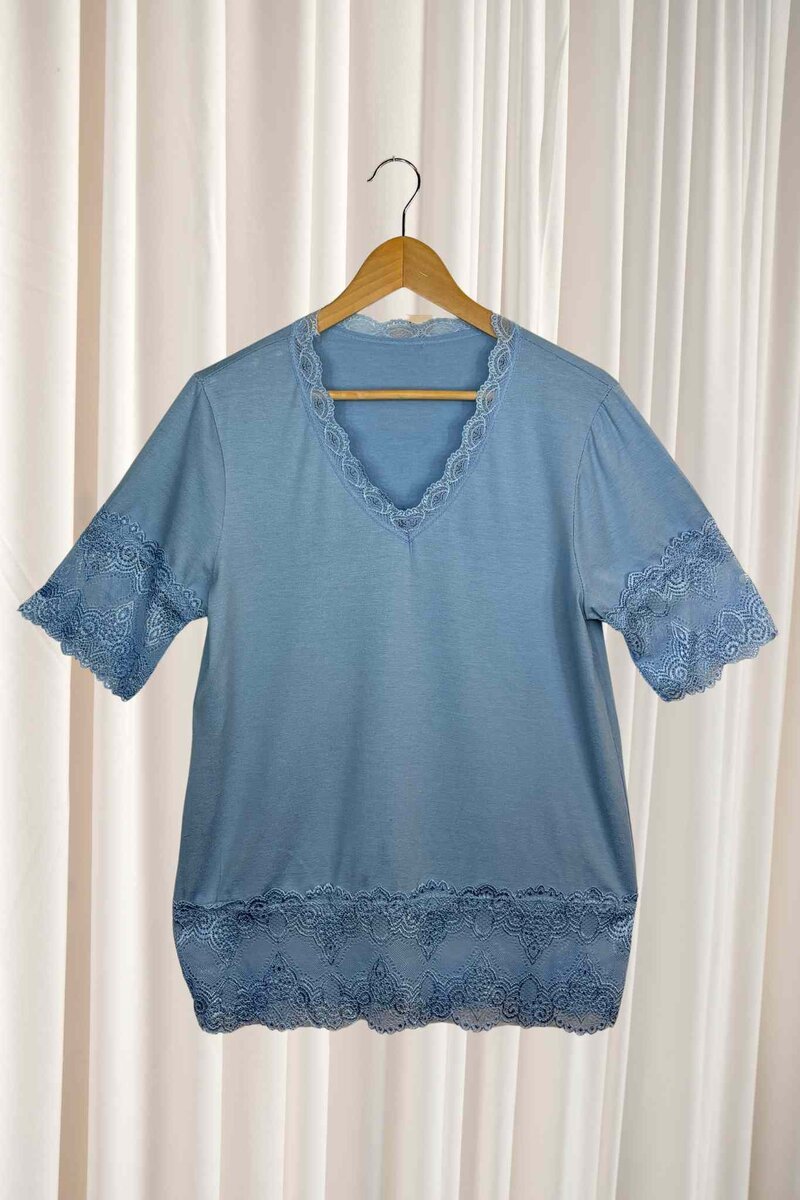 Chica London Blake Kortärmad Topp med Spets Dam Light Blue CARAMELLE FASHION