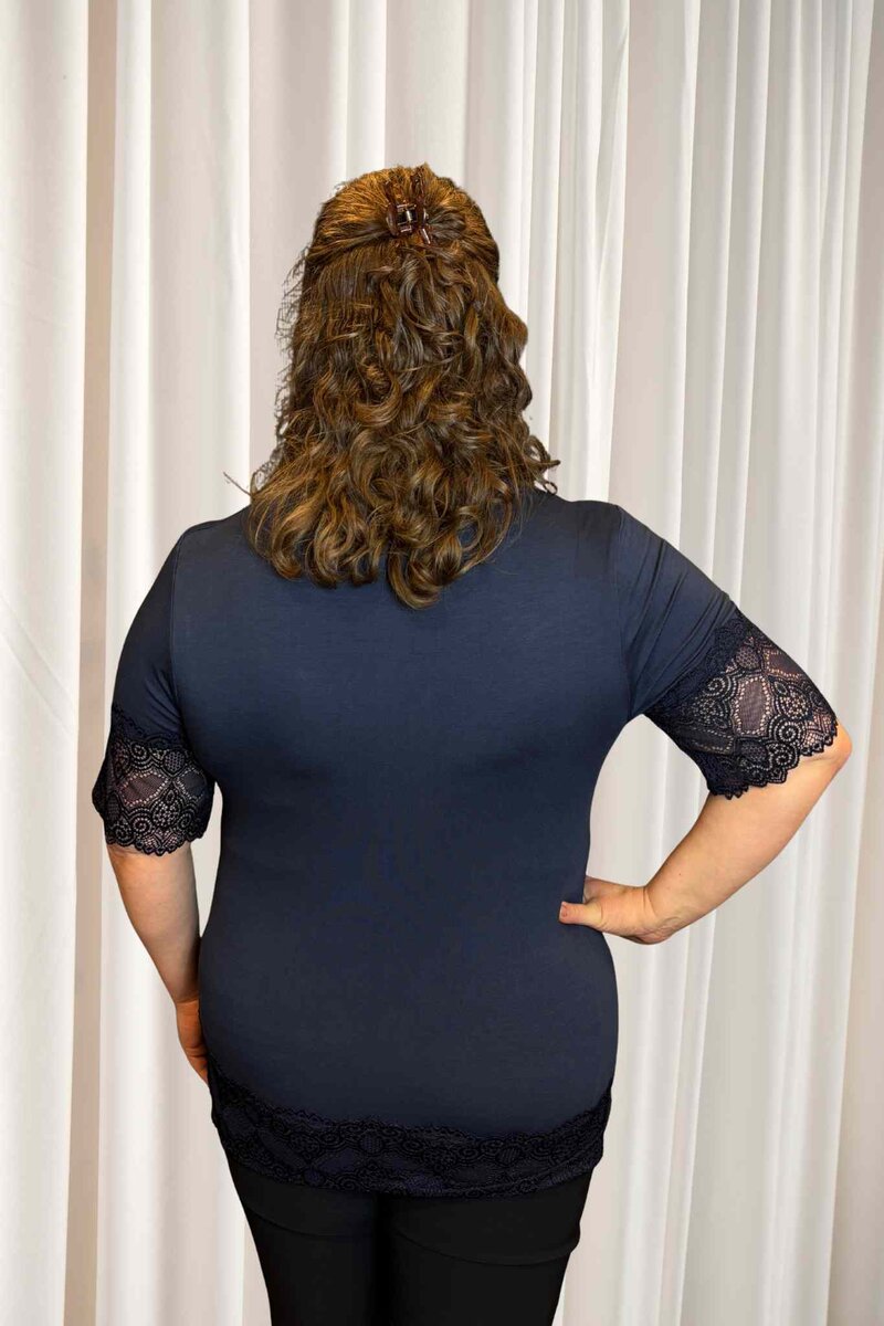 Chica London Blake Kortärmad Topp med Spets Dam Navy CARAMELLE FASHION