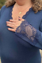 Chica London Gwynne Långärmad Topp med Spets Dam Navy CARAMELLE FASHION