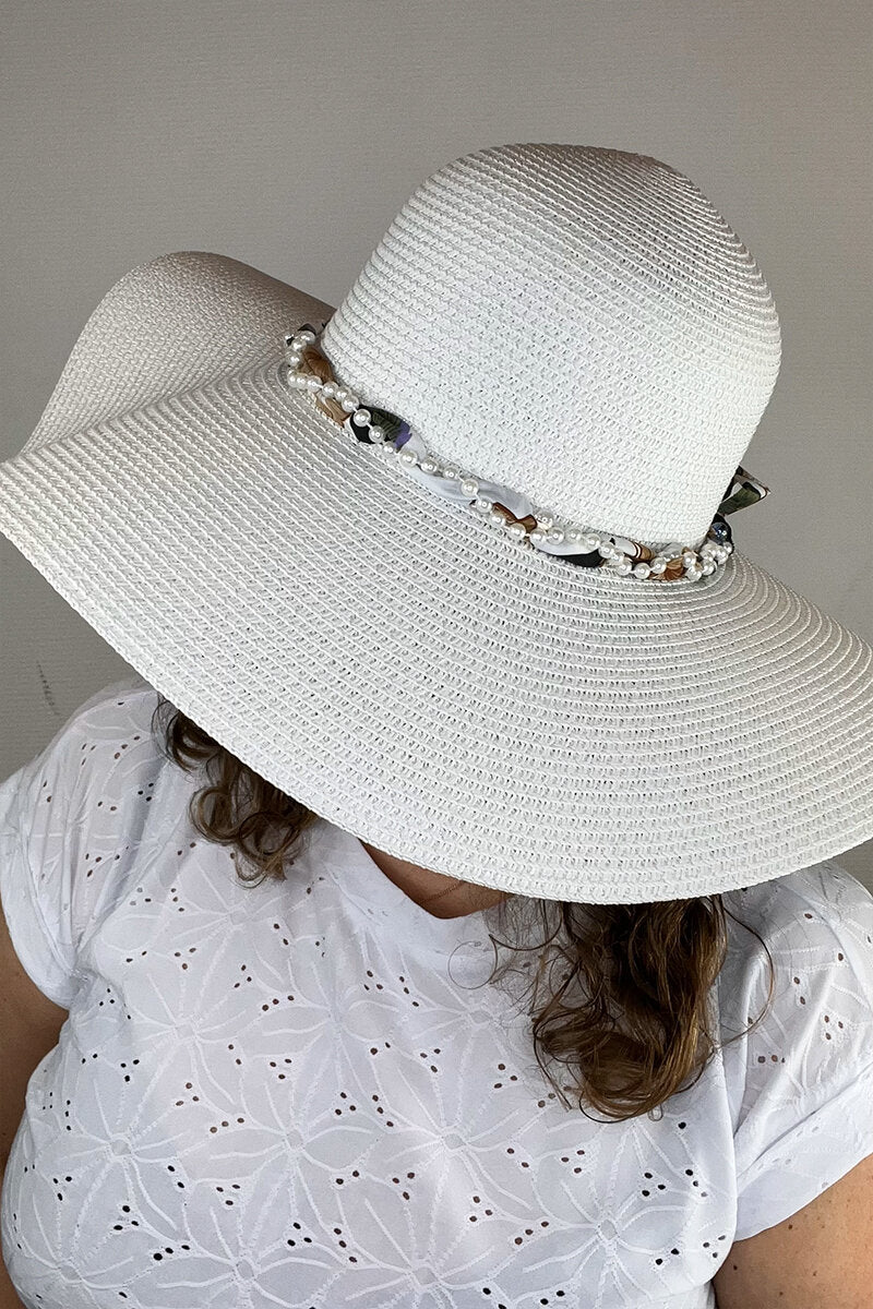 Chica London Majken Hat Women White CARAMELLE FASHION