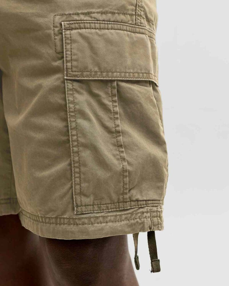 Cole Frank Cargo Shorts Men Olive Night | Smilebutiken - Jack & Jones