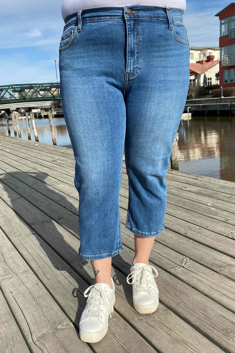 Harlow Denim Capri Women Vintage Blue Denim Freequent