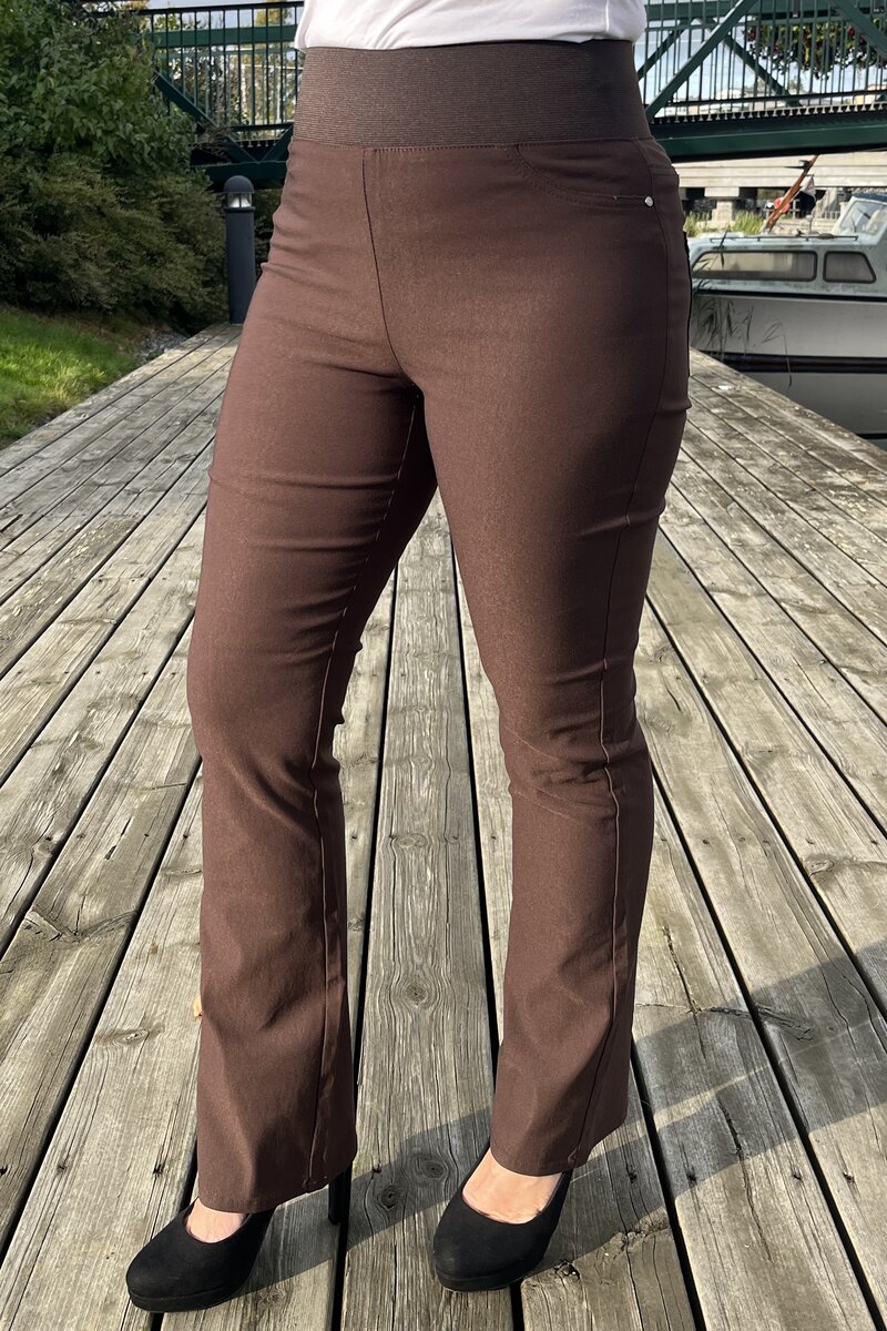 Shantal Bootcut Length 30 Power Women's Coffee Bean Freequent