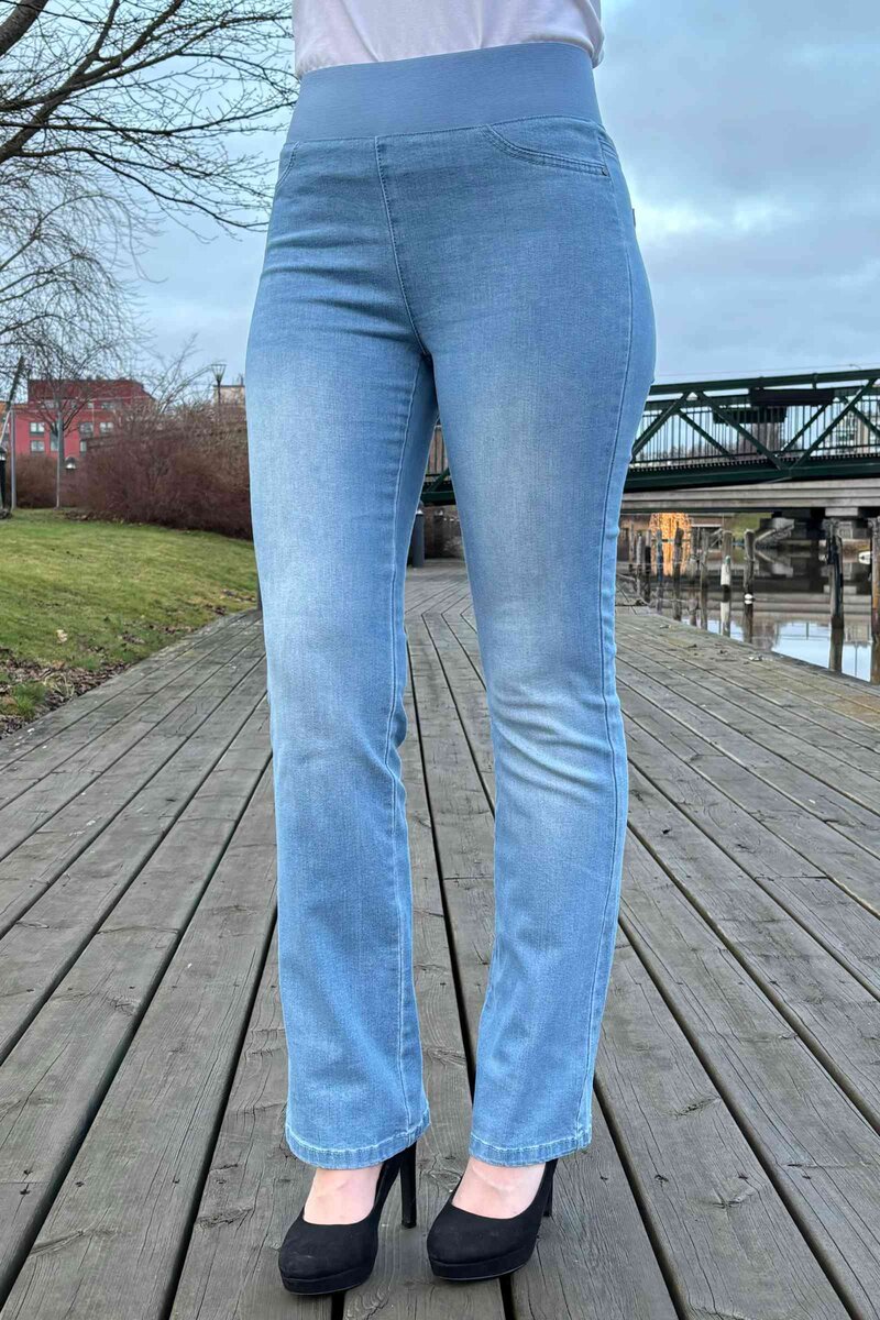 Shantal Bootcut Length 32 Denim Women Light Blue Denim Freequent