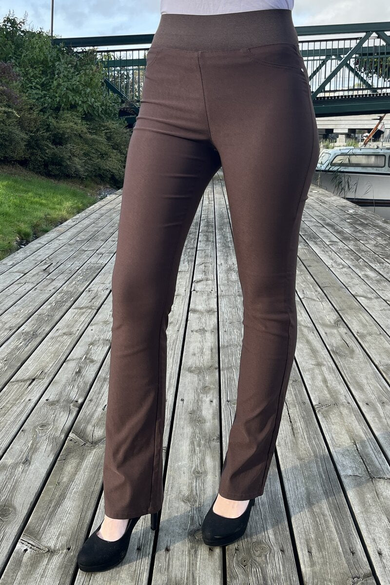 Shantal Bootcut Length 32 Power Women's Coffee Bean Freequent