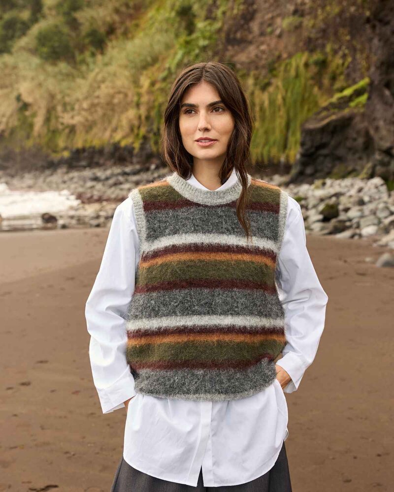 Hadil 1 Knitted Vest Women Forest Night Melange Combi | Smilebutiken - Soyaconcept