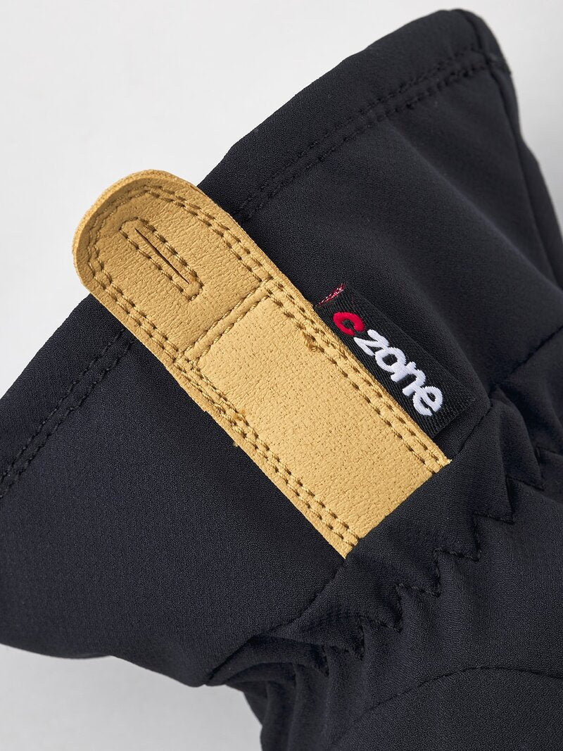 CZone Contact Pick Up Glove Black Hestra