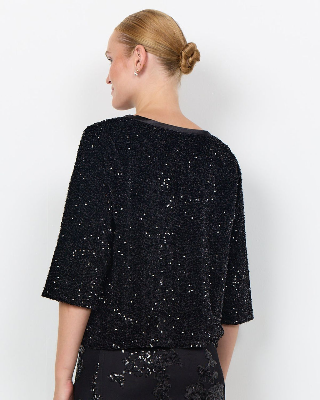 Jasleen 3 Paljettkofta Svart Black | Smilebutiken - Soyaconcept