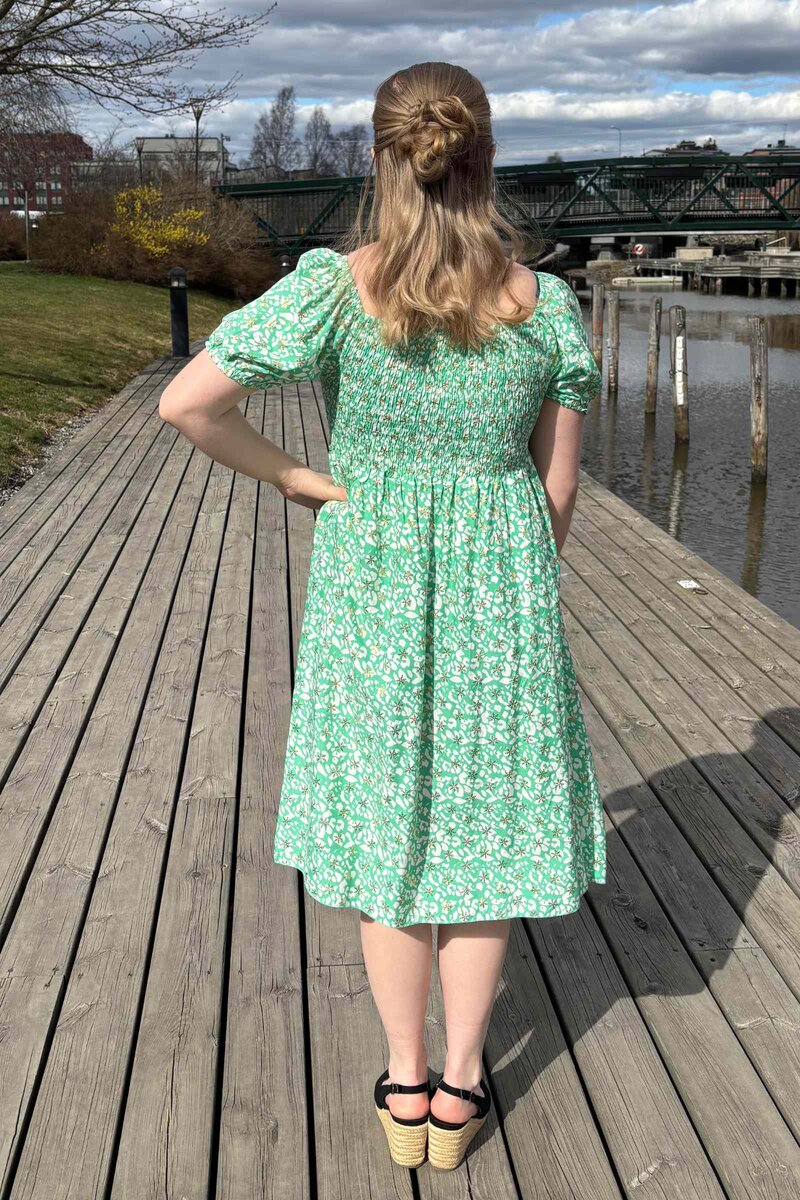 Jia Ki Esther Mönstrad Klänning Dam Green DH Mode