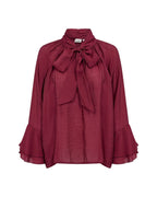 Judit 4 Blus med knyt Dam Vinröd Rhododendron | Smilebutiken - Wasabiconcept