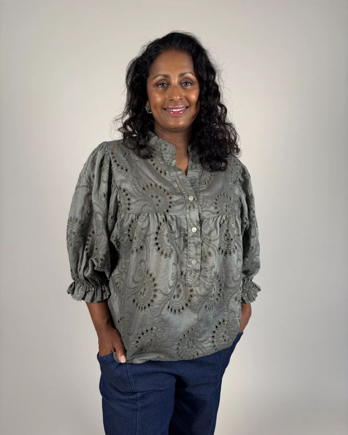 Julie Blus med Puffärm Dam Grön Army | Smilebutiken - Camicia