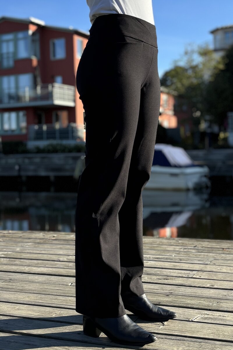 Thea Straight SL Byxa Dam Black  LauRie