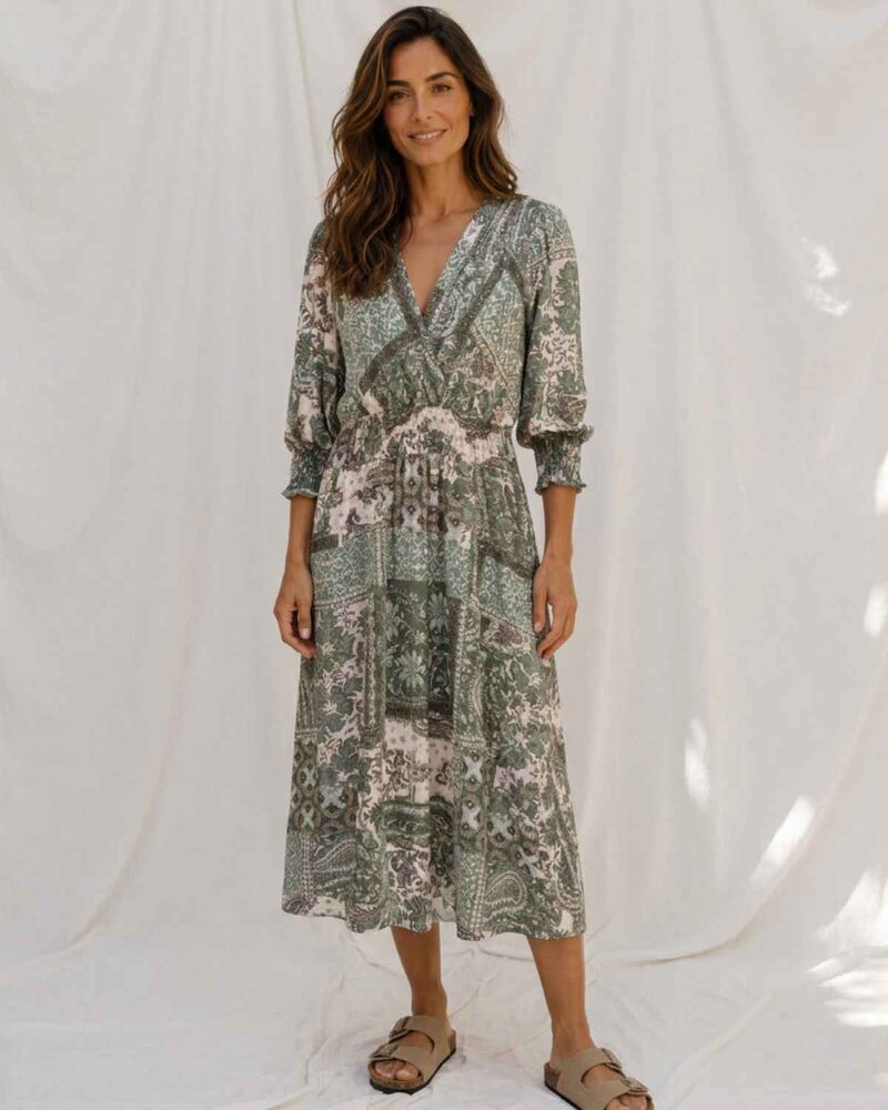 Liviah V-neck Dress Women Military Marta du Chateau | Smilebutiken - Marta du Chateau