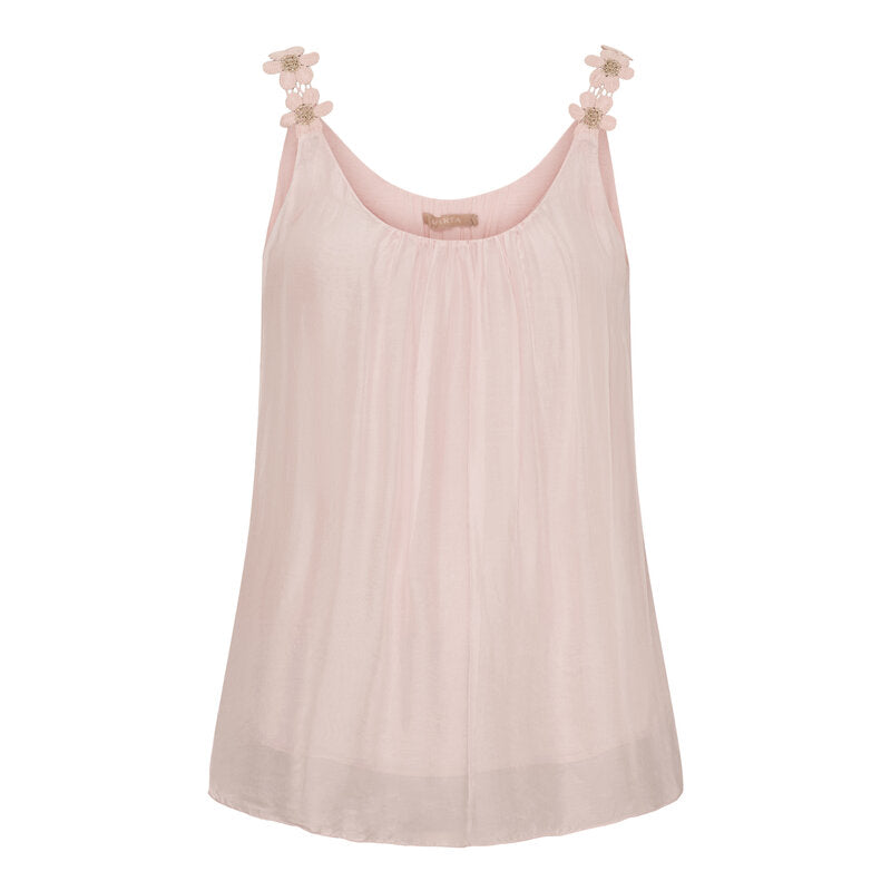 Agnese Topp Dam Rose Marta du Chateau