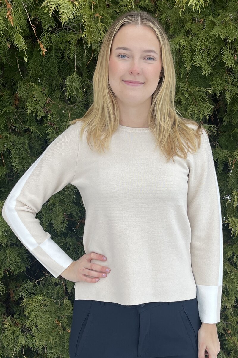 Beryl Rundhalsad Pullover Dam Sand OffWhite Micha