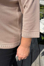 Khloe Crew-Neck Pullover Women Camel Micha