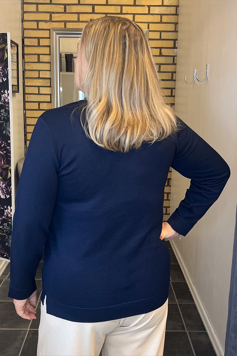 Vilma V-ringad Pullover Dam Navy Micha