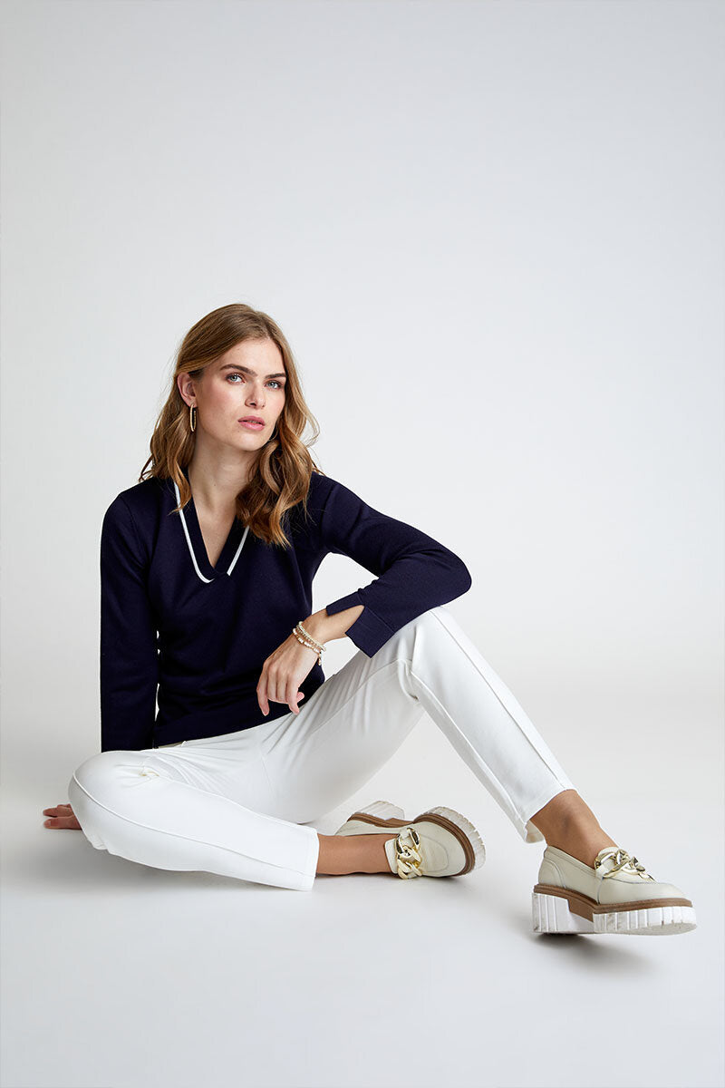Vilma V-ringad Pullover Dam Navy Micha