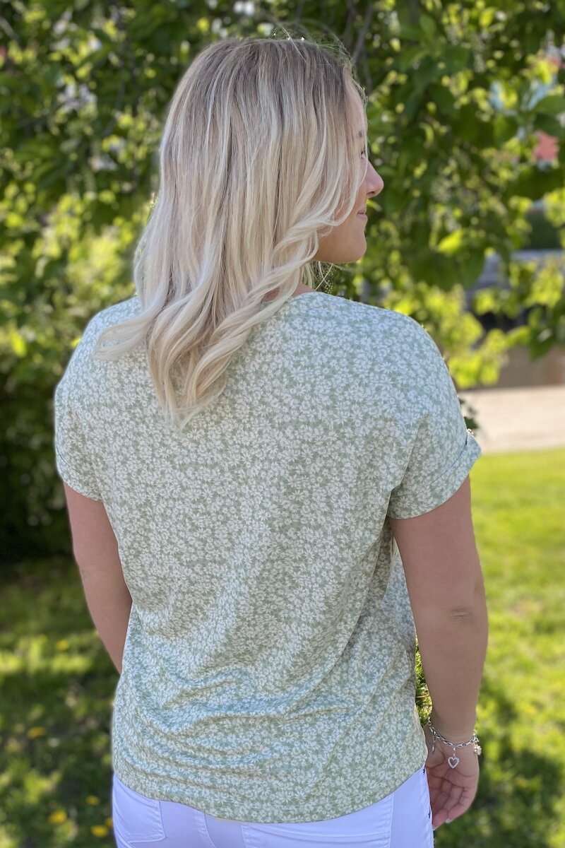 Aunt T-shirt Women's Green With Flowers - ONLY