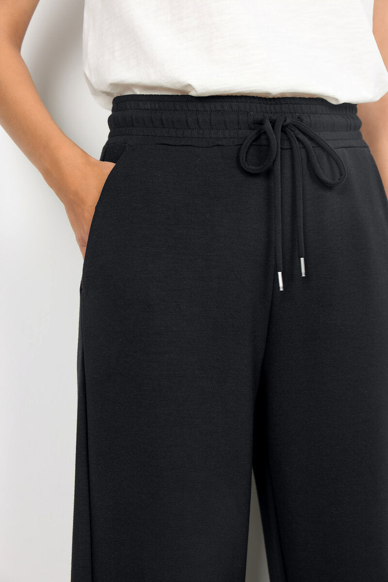 Banu 33 Women's Trousers Black Soyaconcept