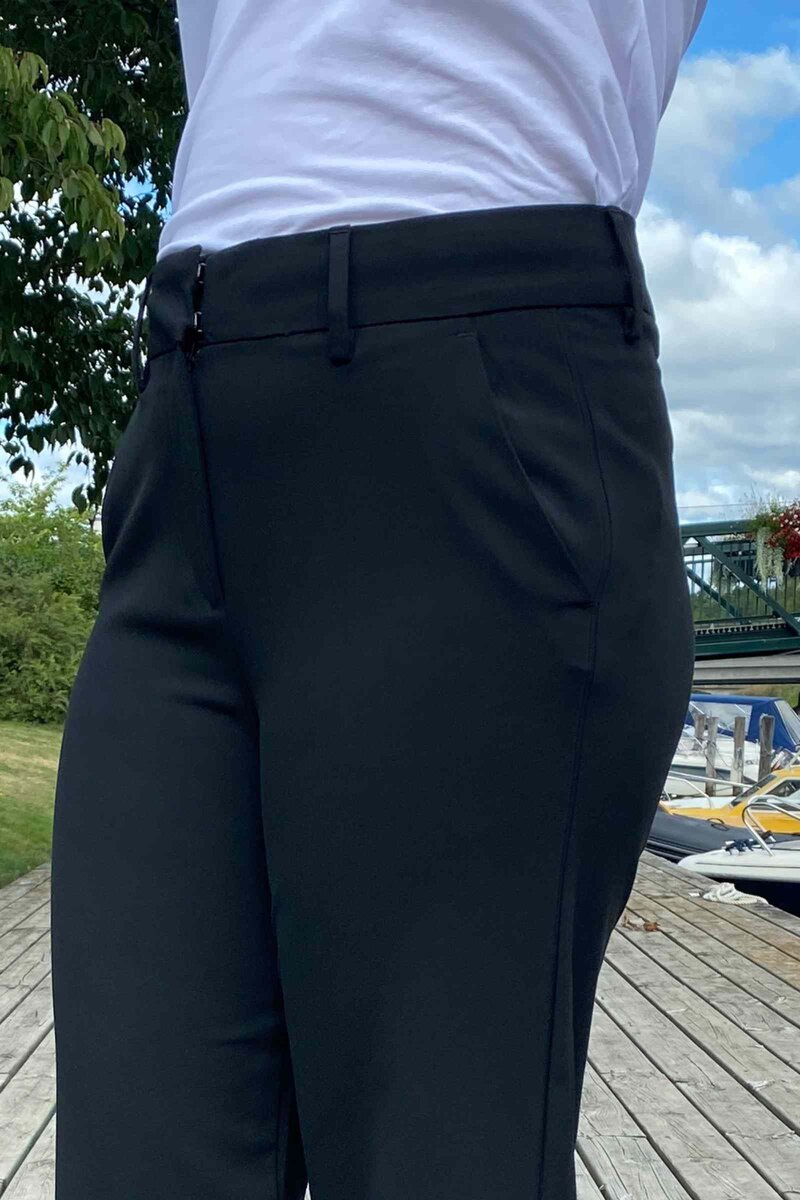 Gilli 4 Kostymbyxa Dam Black Soyaconcept