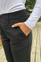 Gilli 4 Kostymbyxa Dam Black Soyaconcept