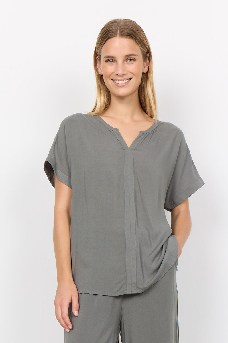 Radia 9 V-ringad Blus Dam Misty Soyaconcept