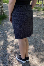 Hollie Stretch Skort Dam Black Print - Tuxer