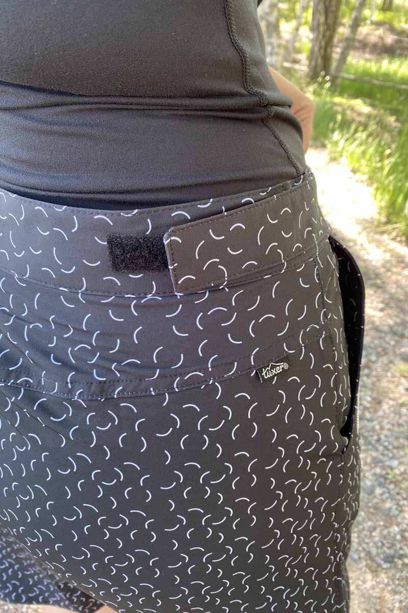 Hollie Stretch Skort Dam Black Print - Tuxer
