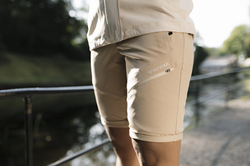 Flåm Long Light Softshell Shorts Women Sand Twentyfour