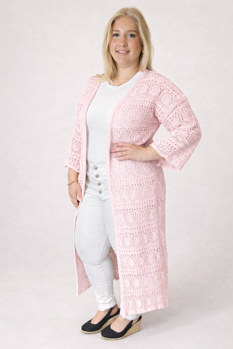 Virkad Kaftan Dam Light Pink - Betty från Chica london | Smilebutiken - Caramelle Fashion