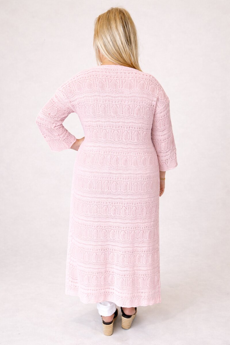Virkad Kaftan Dam Light Pink - Betty från Chica london | Smilebutiken - Caramelle Fashion