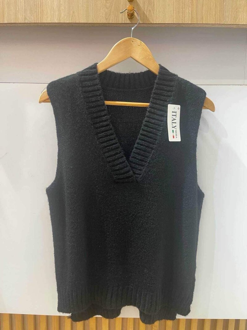 Alexis Knitted Vest Women Black VIVICHY