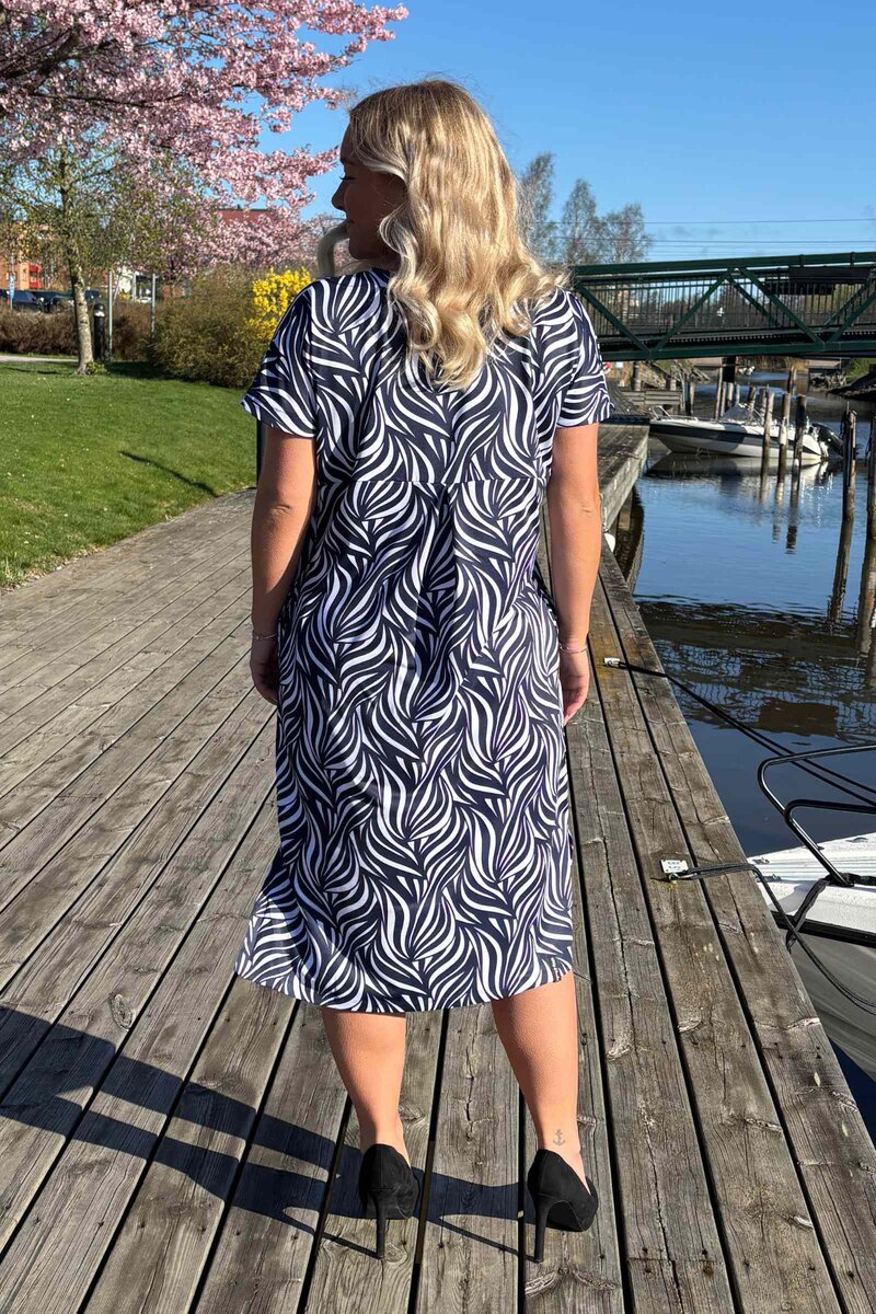 Carina Dress Women Fantasy Dark Navy Way of Sweden