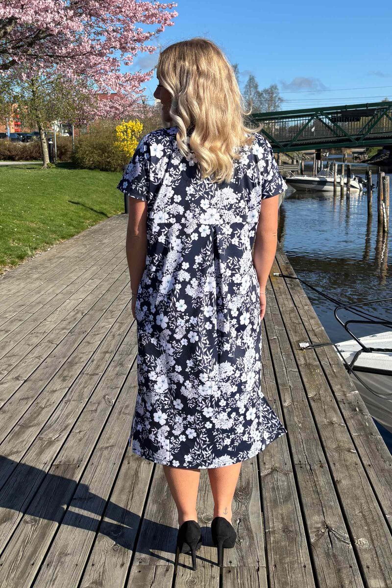 Carina Dress Women Flow Dark Navy Way of Sweden