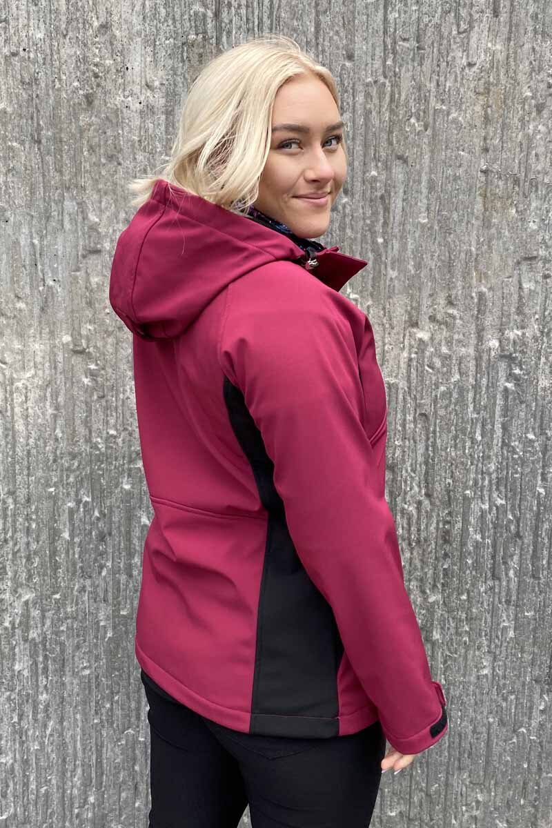 Ebba Softshell Jacket Women Raspberry Red - Way of Sweden