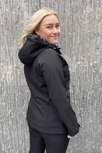 Ebba Softshelljacka Dam Svart - Way of Sweden