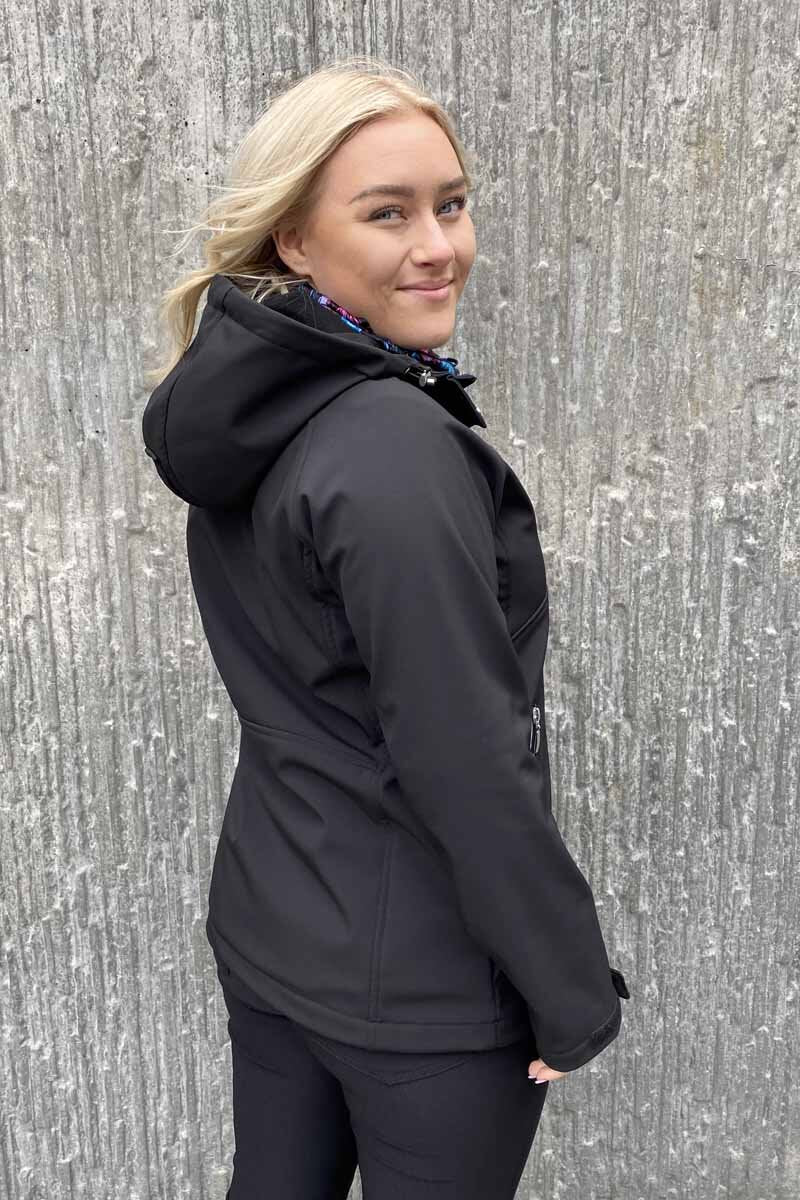 Ebba Women's Softshell Jacket Black - Way of Sweden