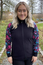 Flisa Fleece Jacket Women Patterned Sleeves Way of Sweden