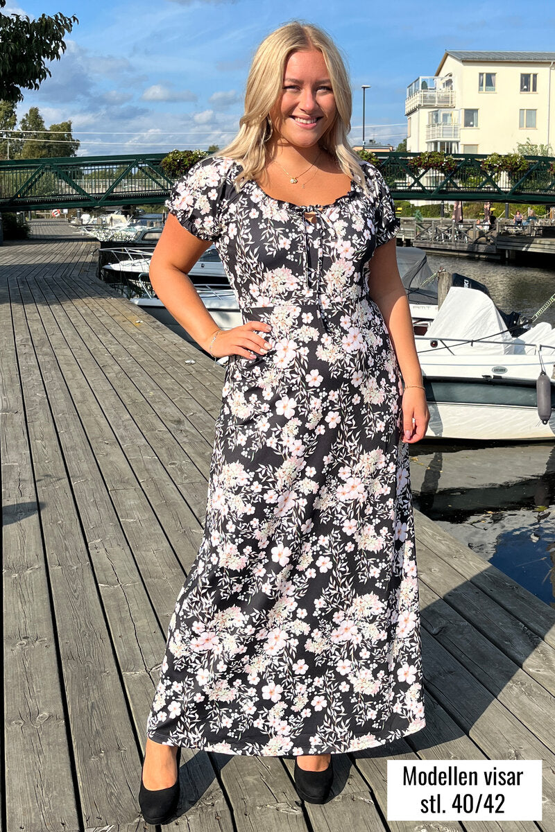 Maxi Dress Women Flow Black Way of Sweden