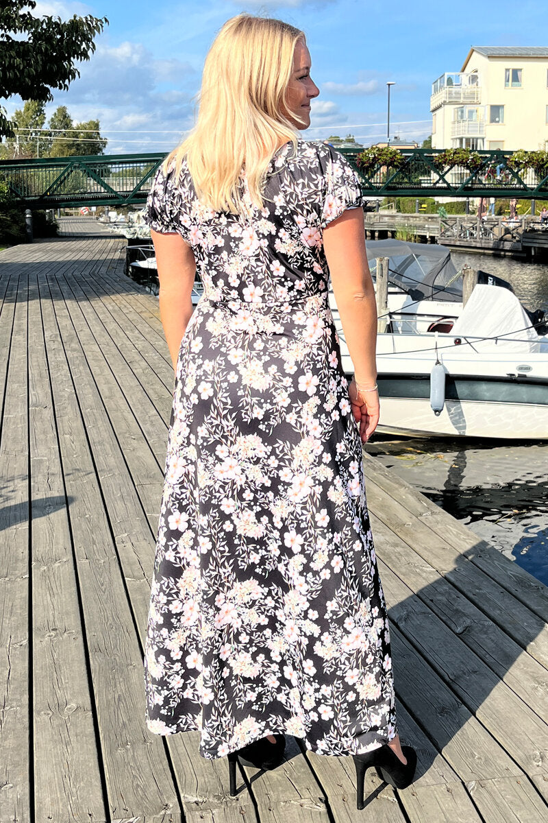 Maxi Dress Women Flow Black Way of Sweden