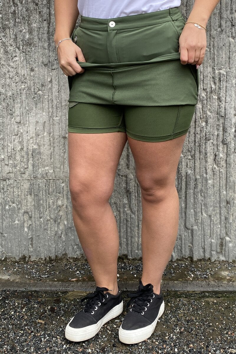 Monika SHORT Skort Dam Grön Way of Sweden