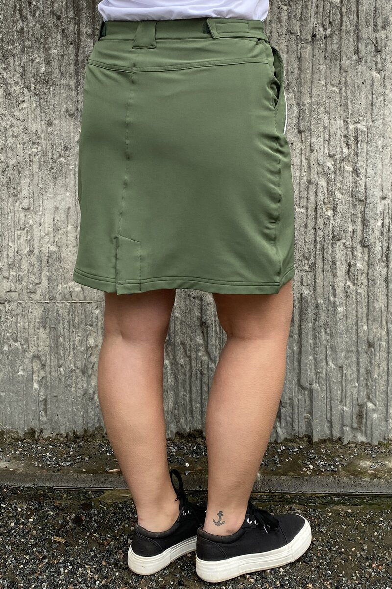 Monika SHORT Skort Dam Grön Way of Sweden