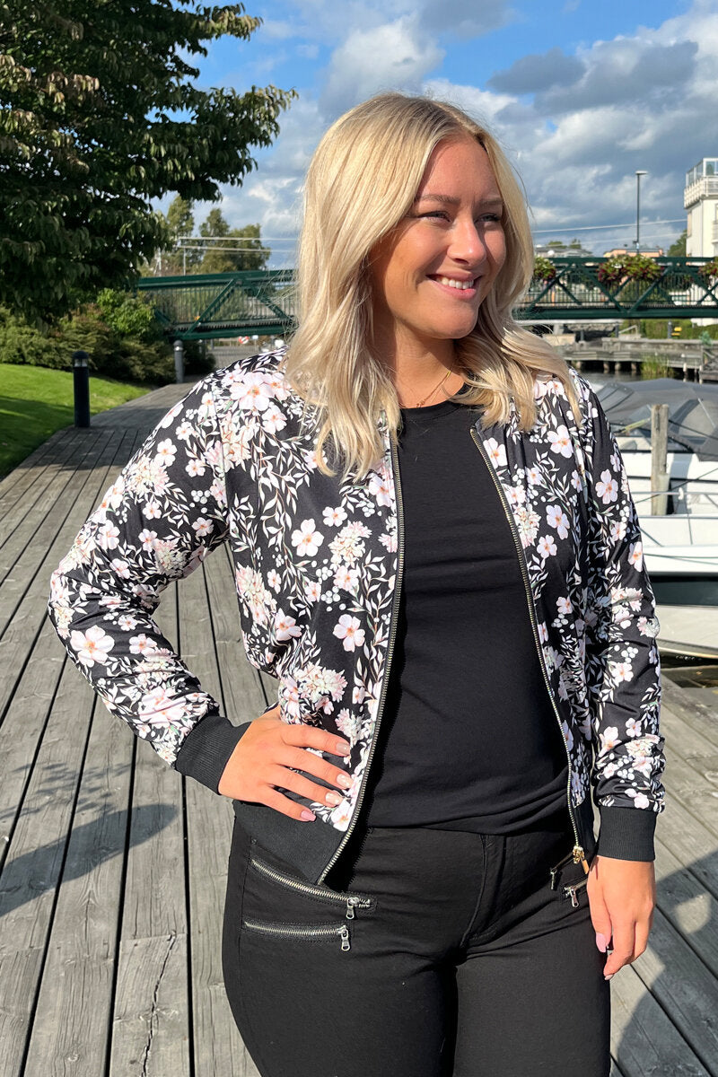 Ulrika Jacka Dam Flow Black Way of Sweden