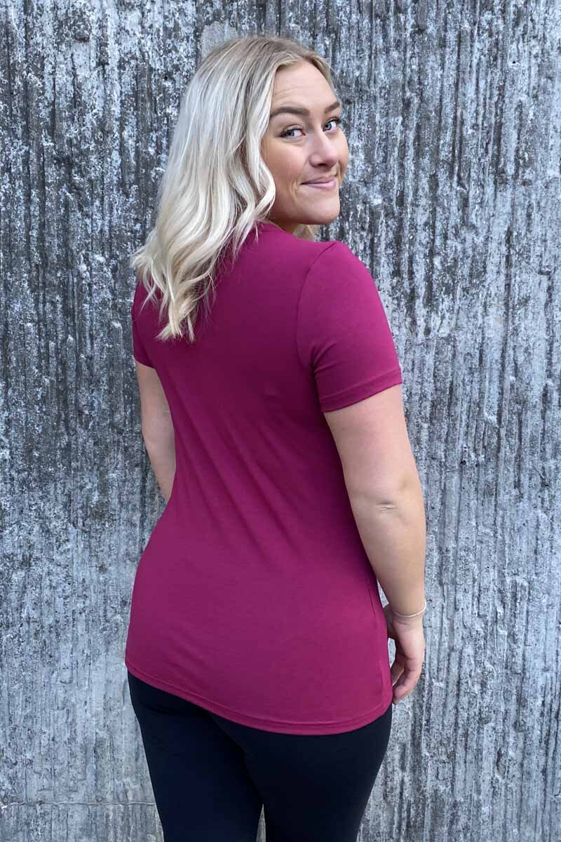 Emma Short Sleeve T-Shirt Women Raspberry - Way of Sweden
