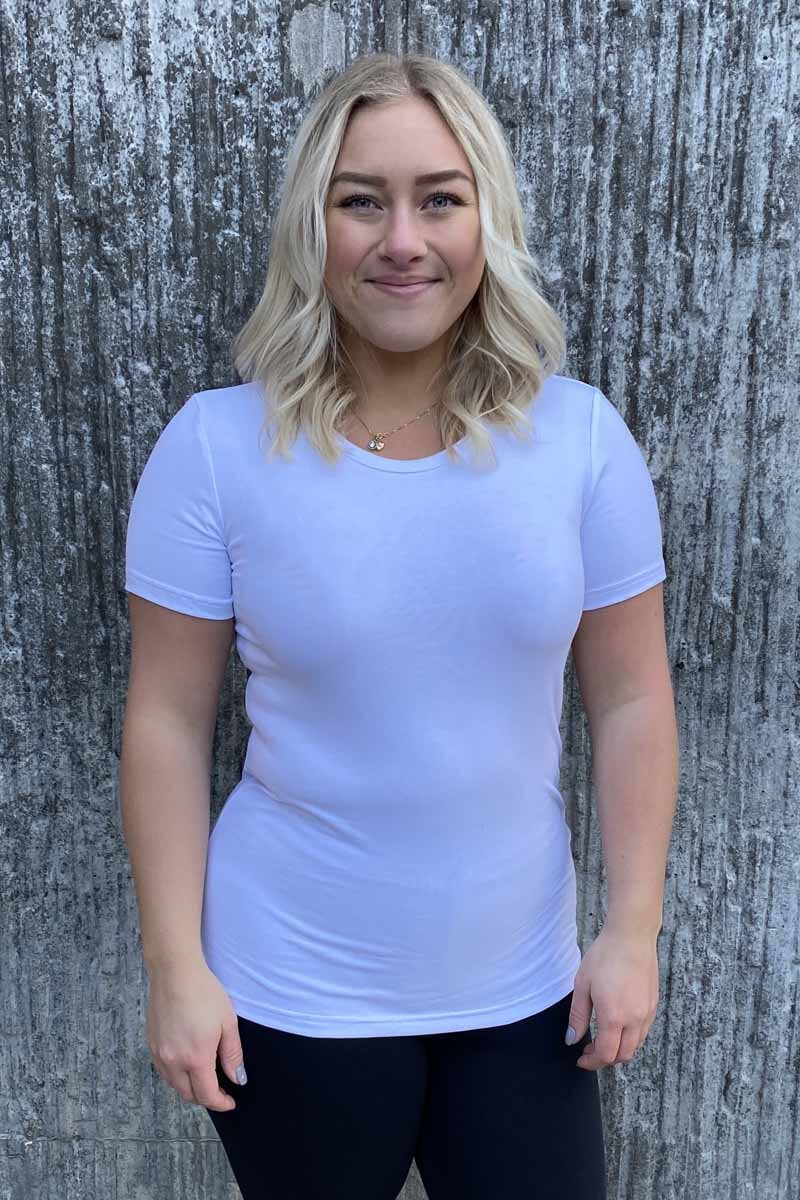 Emma Kortärmad T-Shirt Dam Vit - Way of Sweden