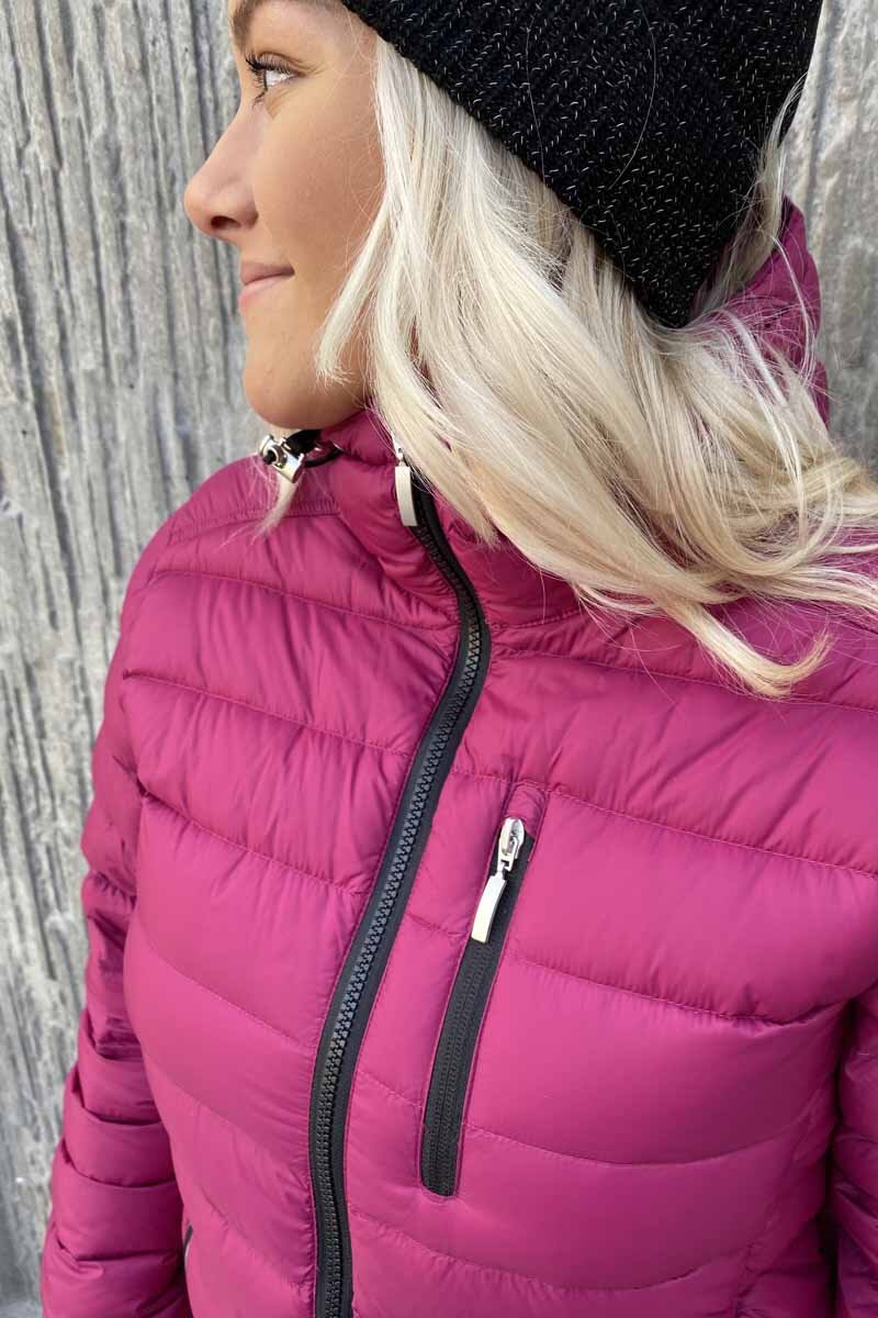 Eva Lightweight Parka Women Raspberry - Way of Sweden