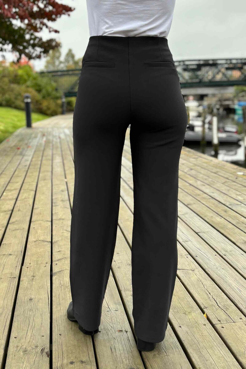 Yu & Me River Byxa Dam Black Caramelle Fashion