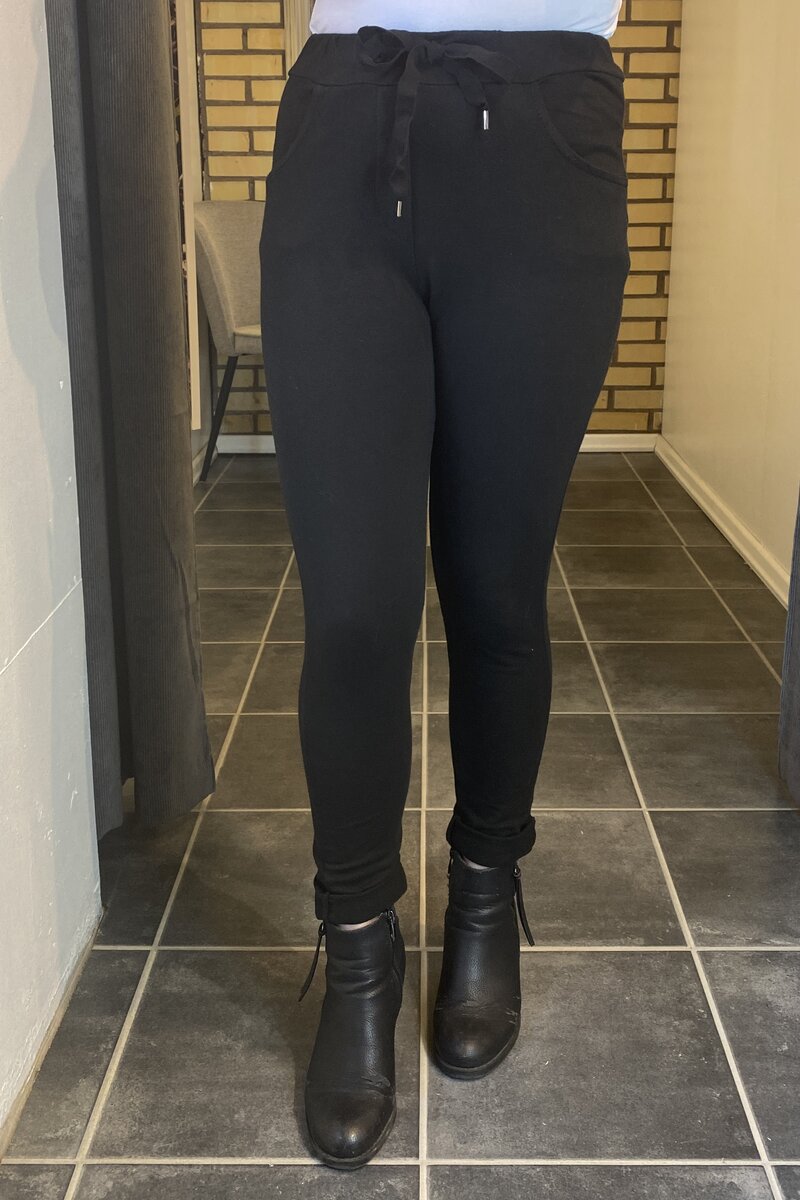 Hannah Ankle Pants Women Black Zabaione